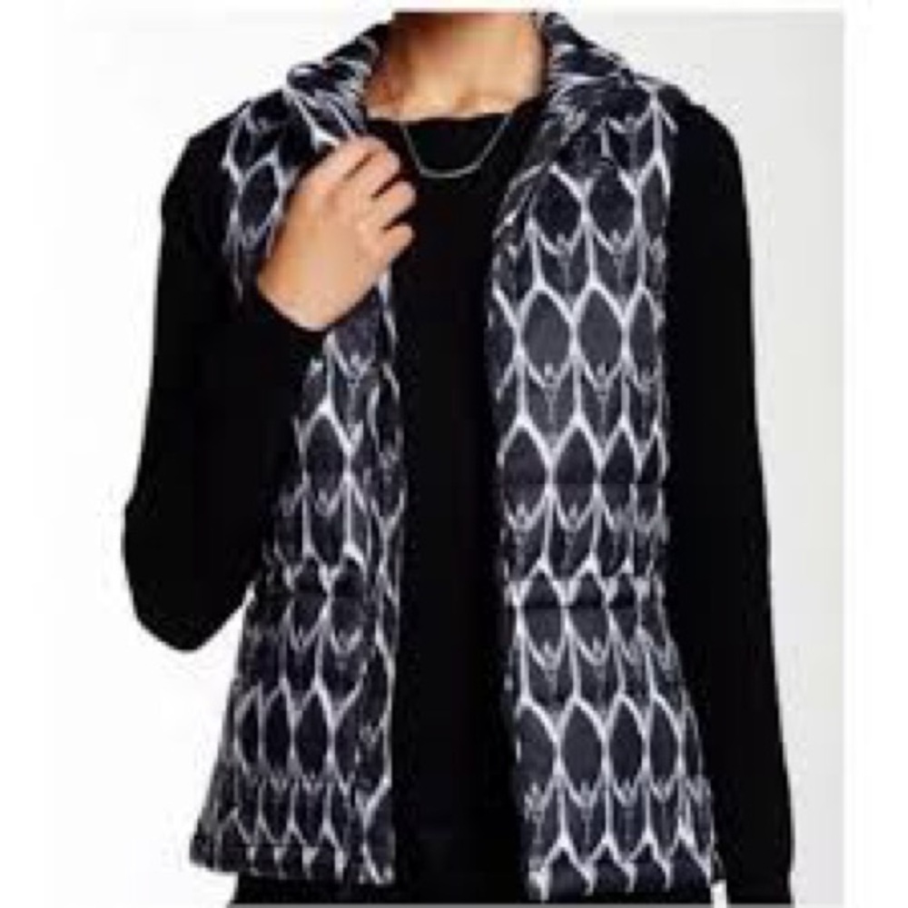 The North Face Icat Pattern Black and White Patterned Puffer Vest: small